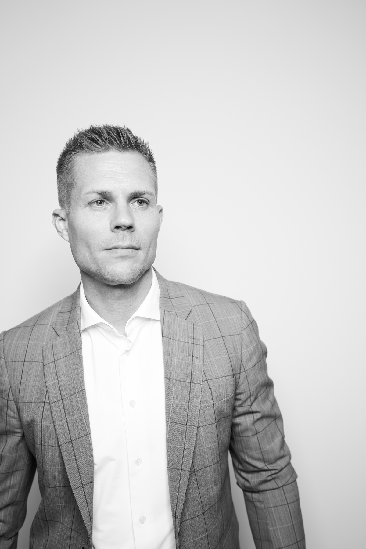 Business Fotograf Köln: Klassischer Headshot Studio