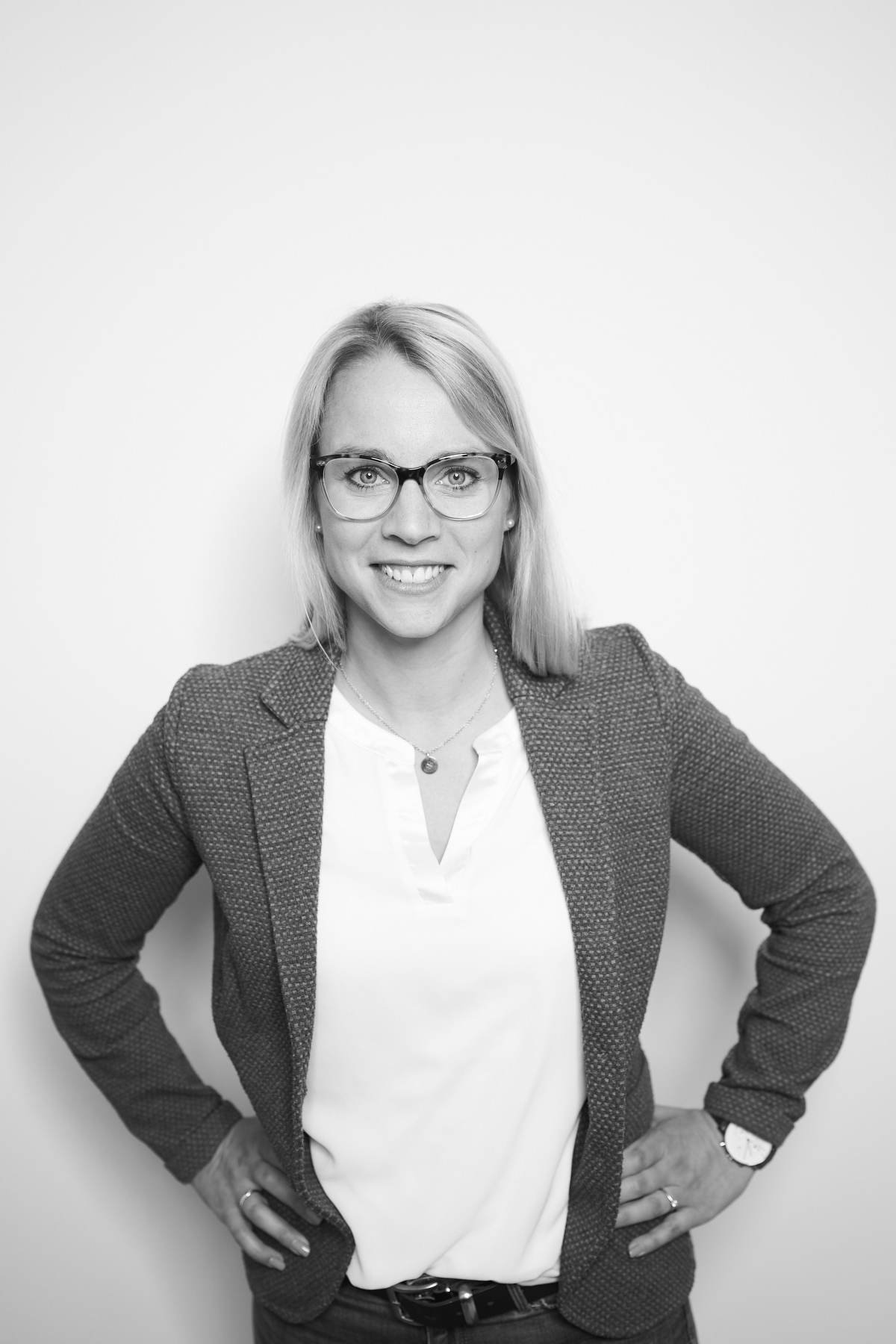 Business Fotograf Köln: Clean Business Headshot Frau